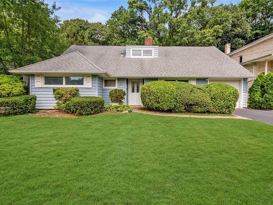 20 Center Drive, Roslyn, NY 11576 MLS 3488127 Zillow