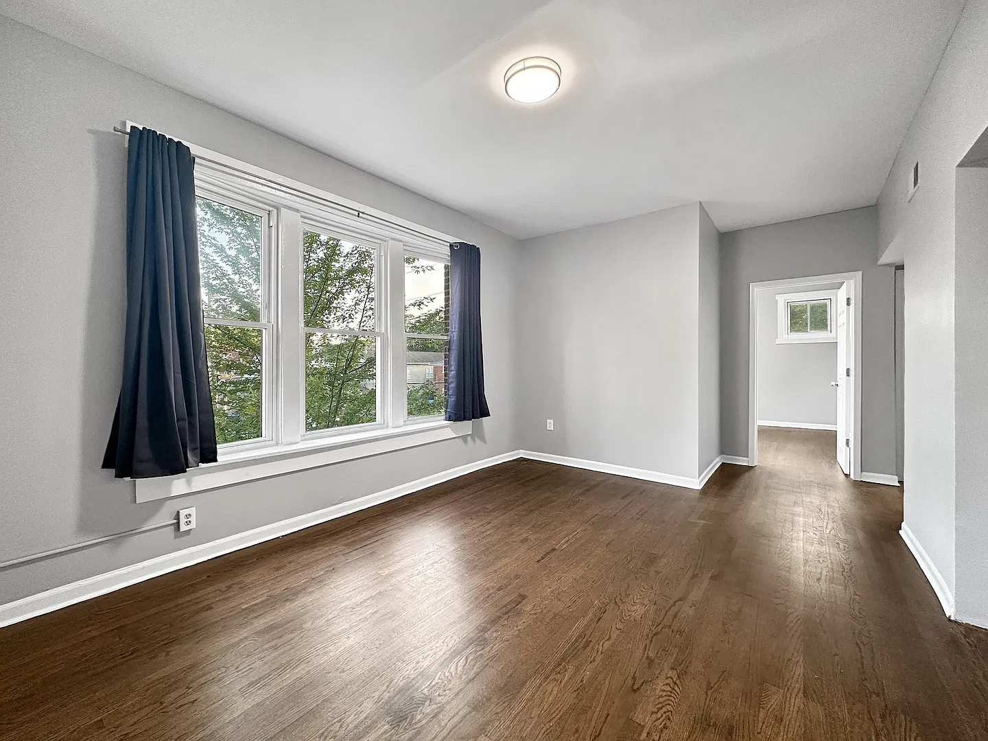 2 bed, 900 sqft, $1,200 — Photo 2