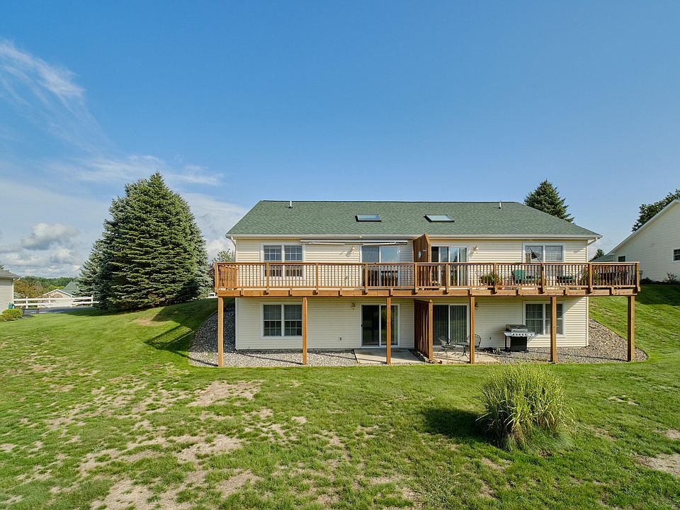 1852 Pine Ridge Dr, Manistee, MI 49660 Zillow