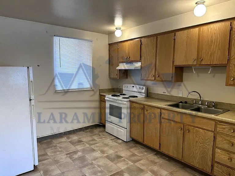 415 S 26th St #14 — Photo 3