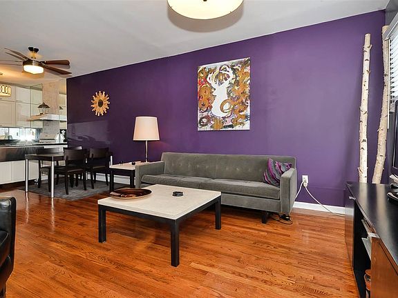 4th image of 407 2nd St #302