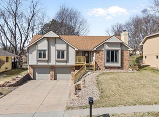 6118 S 91st Ave, Omaha, NE 68127