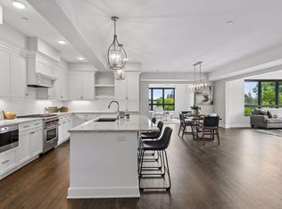 222 Ferndale Rd S Unit 206, Wayzata, MN 55391