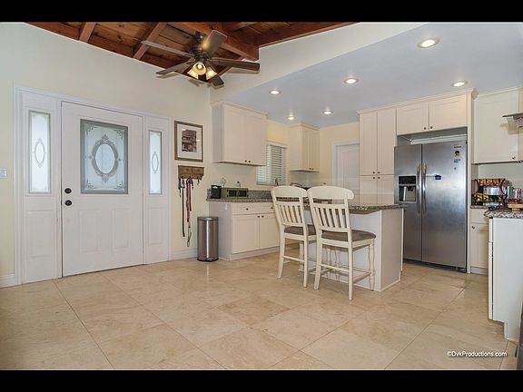 4th image of 808 Smith Dr