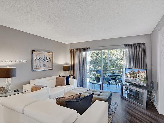 3rd image of 2700 W Sunrise Lakes Dr #304