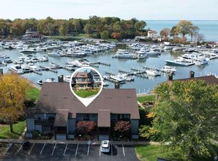 3208 N Marina View Dr, Pt Clinton, OH 43452