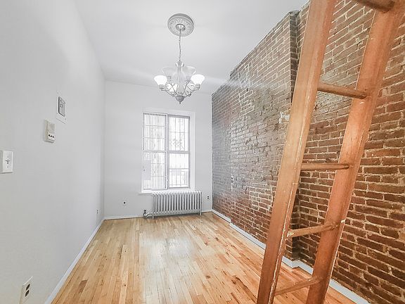5th image of 208 W 82nd St APT 1B