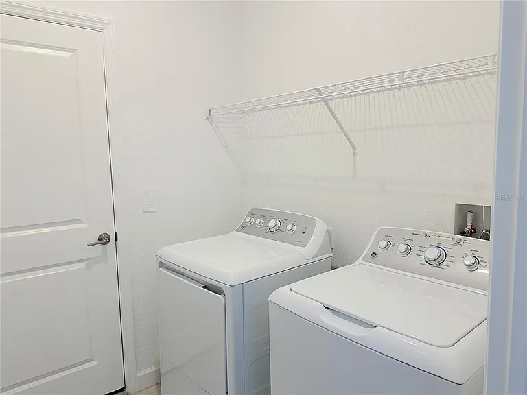 8225 Shore Lake Dr — Photo 16