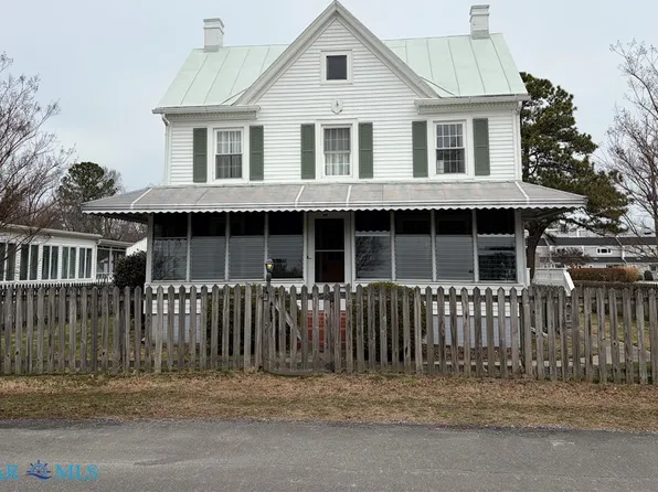 121 Taylor Ave, Urbanna, VA 23175