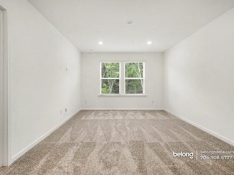 11912 Oak St — Photo 13