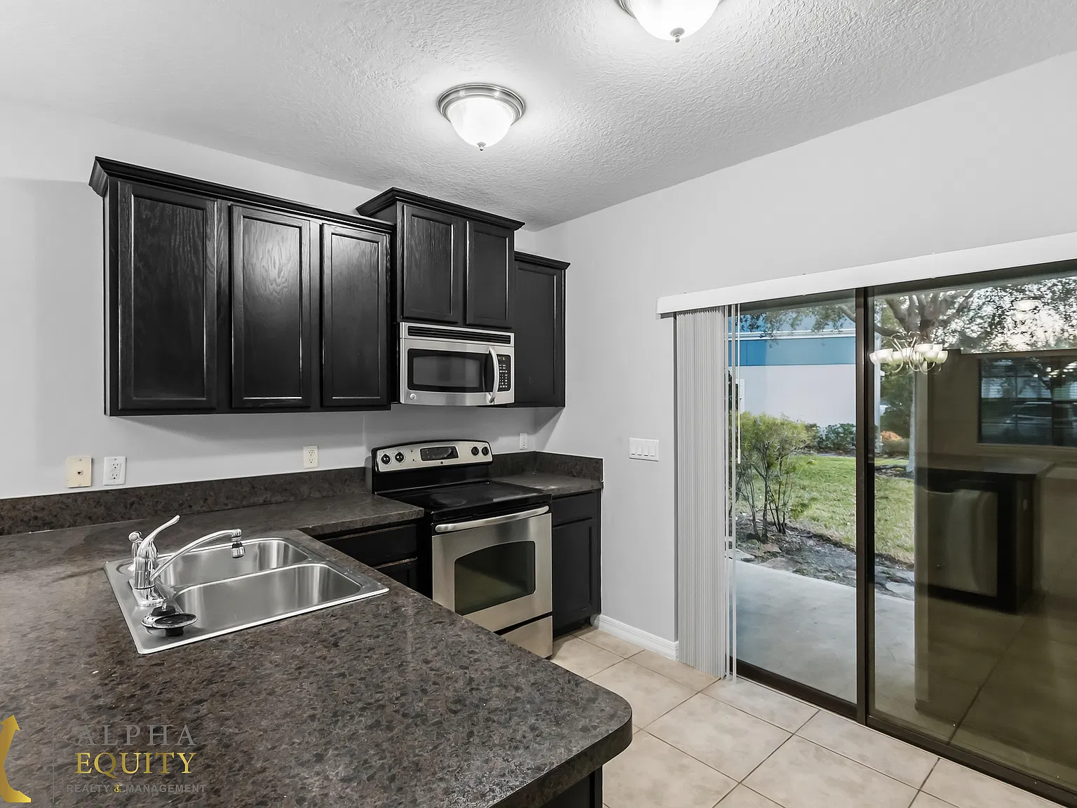 2 bed, 2.5 bath, 1056 sqft, $1,700 — Photo 4