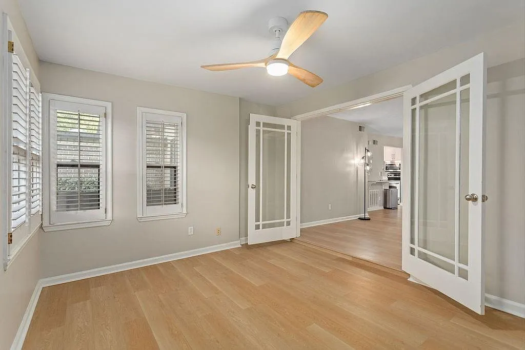244 Triumph Dr NW — Photo 2
