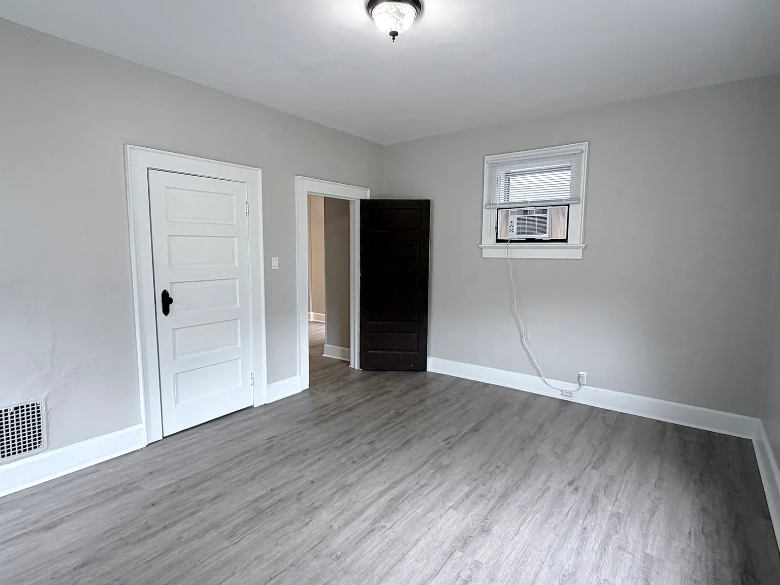 2 bed, $1,300 — Photo 3