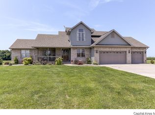 5551 Durango Trl, Pleasant Plains, IL 62677