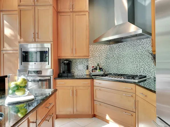 3 Regency Place image 8 of 17