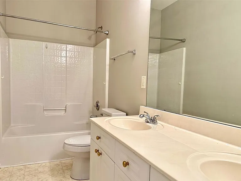 11531 McGinns Trace Ct — Photo 20