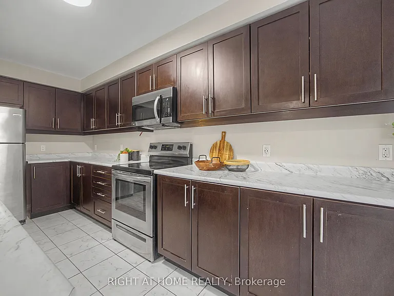 1235 Mulroney Hts — Photo 23