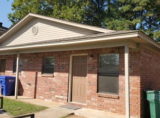 427 Helen St APT B, Conway, AR 72034