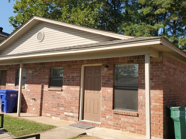 427 Helen St APT B, Conway, AR 72034
