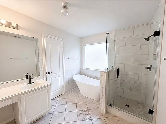 5th image of 6889 Hickory Hollow Ln