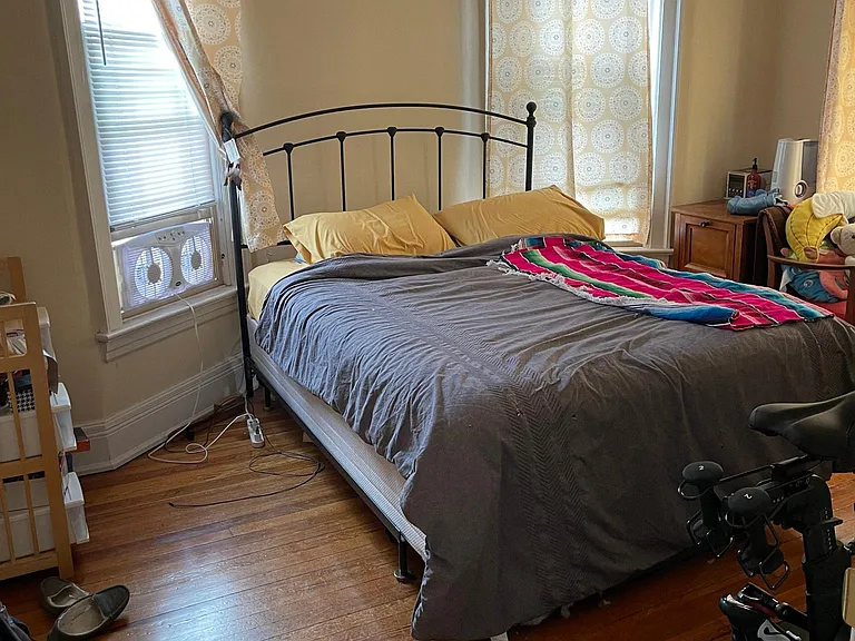 598 Ashland Ave #4 — Photo 2