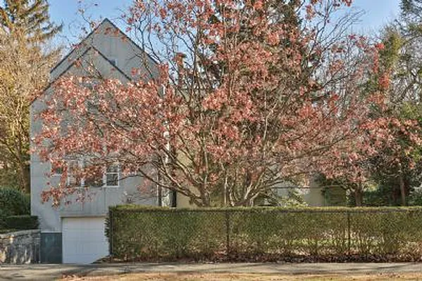 Sold by Trebach Realty | media 16