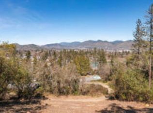 1626 Poplar Dr, Grants Pass, OR