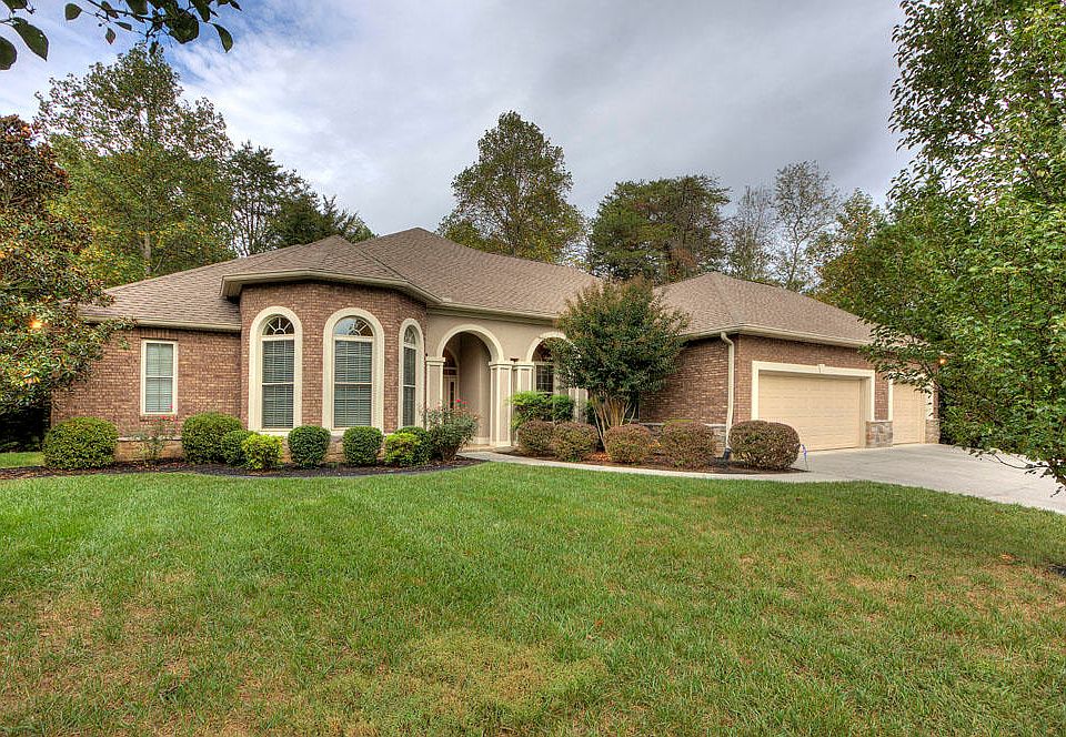 1st image of 228 Oligi Cir