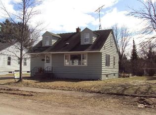 624 E 38th St, Hibbing, MN 55746