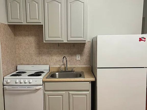 2nd image of 219 W 15th St APT 2F