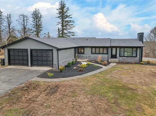 3 Set N Sun Dr, Scituate, RI 02831