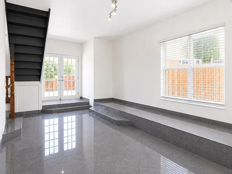 3709 S Olive Ave — Photo 6