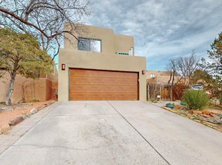 2937 Viaje Pavo Real, Santa Fe, NM 87505
