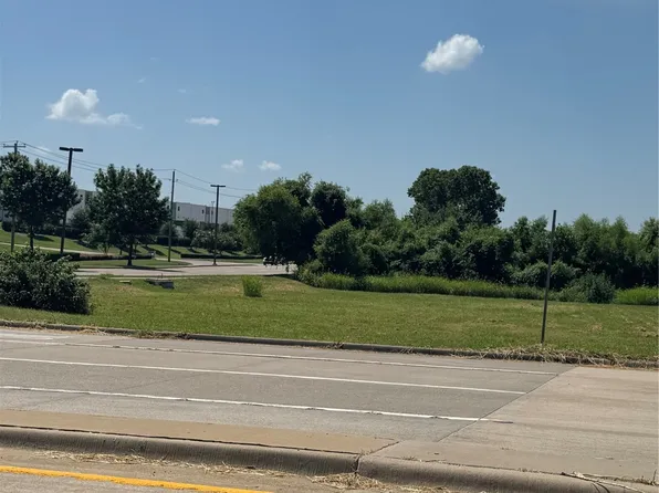 1000 E Danieldale Rd, Desoto, TX 75115