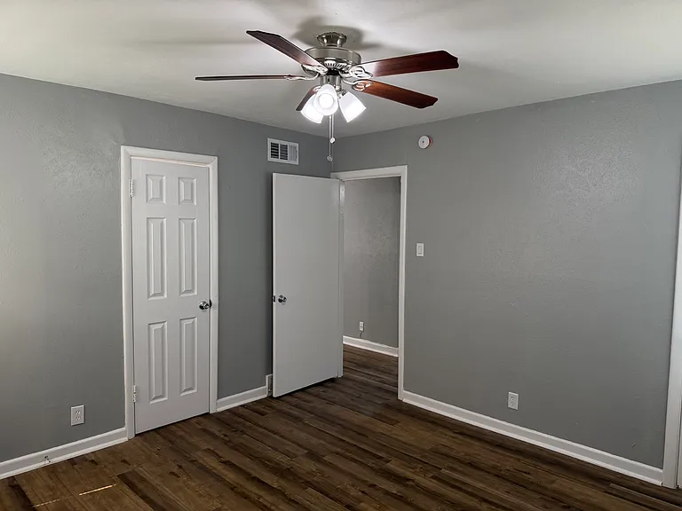 2500 Normont Cir — Photo 12