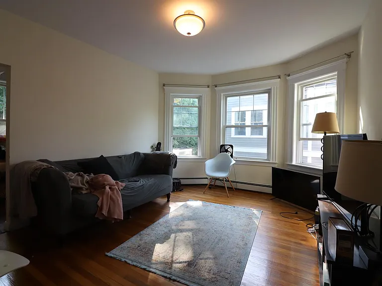 40 Atherton Rd — Photo 3
