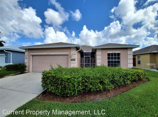 265 Stanhope Cir, Naples, FL 34104