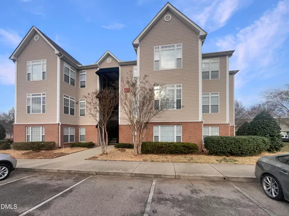 2501 Huntscroft Ln APT 203, Raleigh, NC 27617
