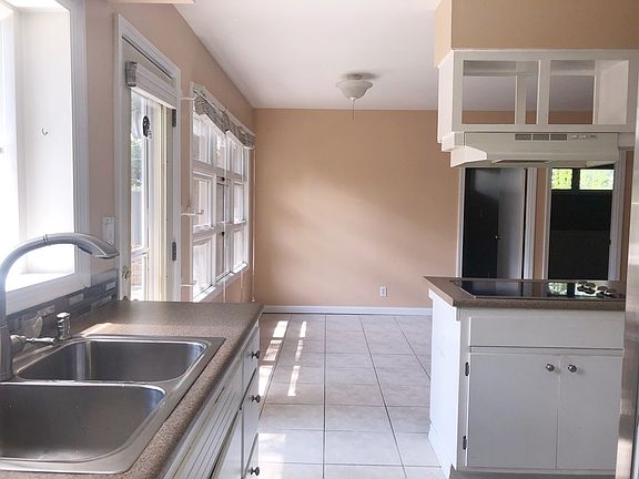3rd image of 1307 Kingston Ave