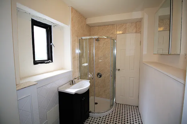 Rented by MAPT Residential LLC | media 6