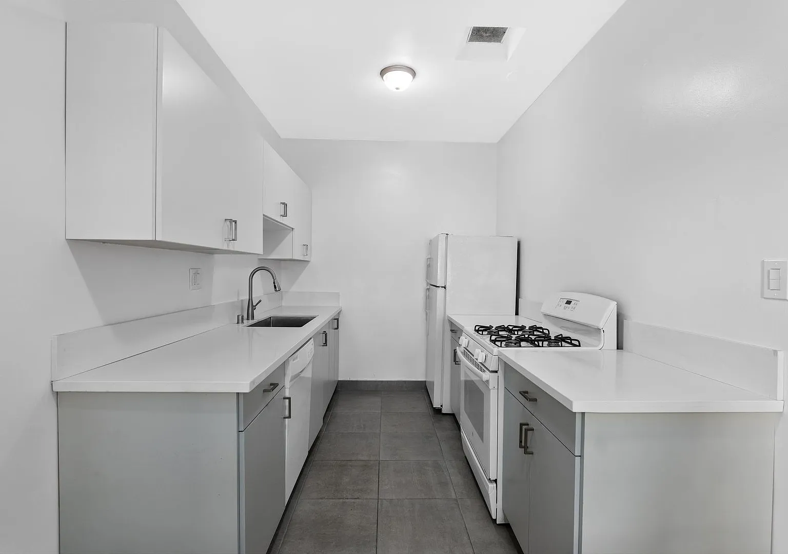 963 N. Doheny Dr. — Photo 4