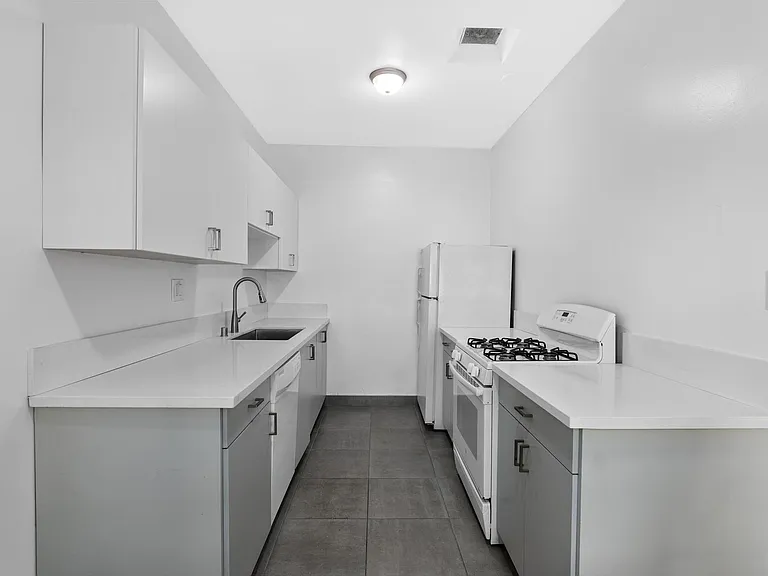 963 N Doheny Dr — Photo 18