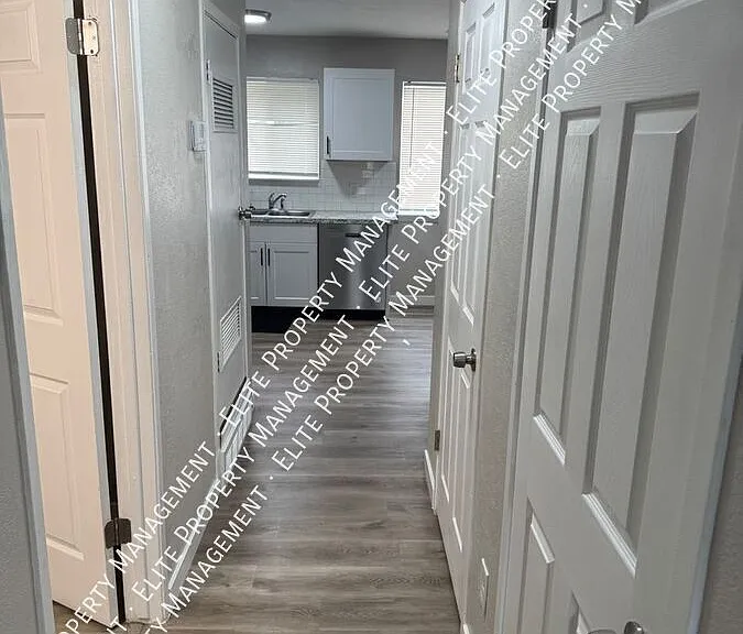 331 E 1000 N #9 — Photo 2