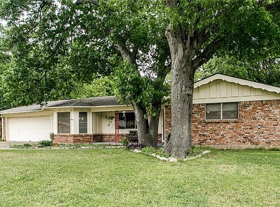 2nd image of 805 Clebud Dr