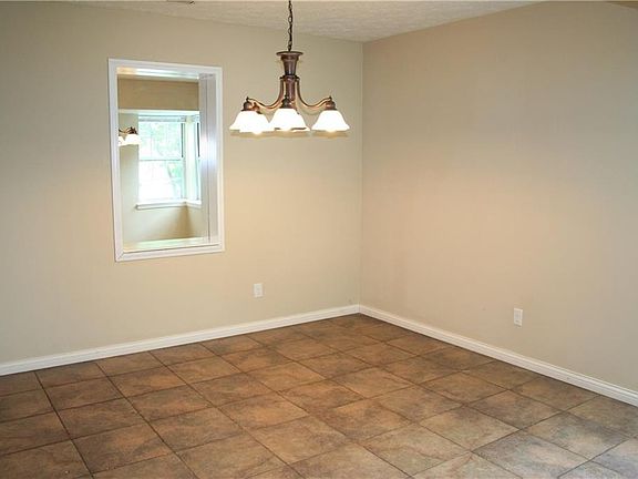 5th image of 1811 Shorter Dr
