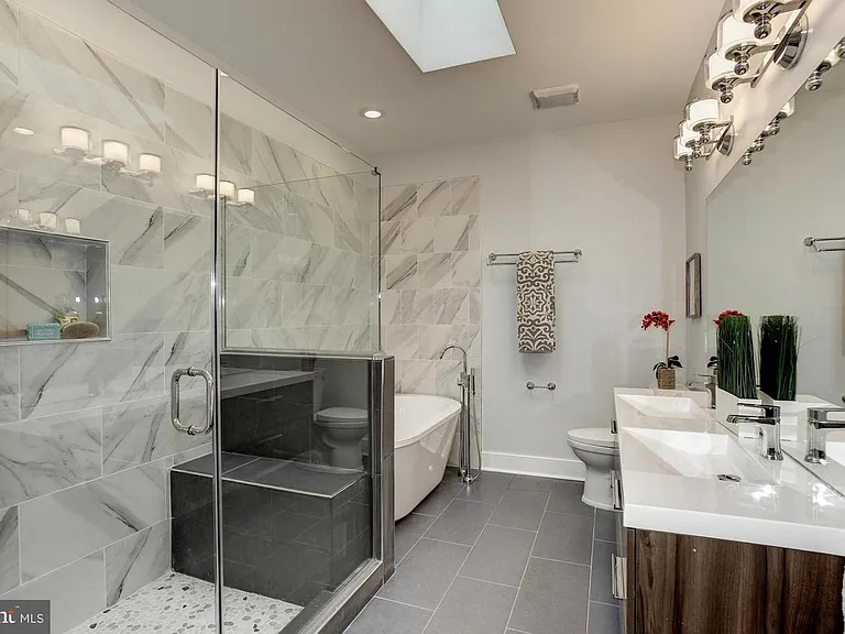 3015 Warder St NW #1 — Photo 7