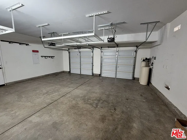 383 Silktree Ave — Photo 31