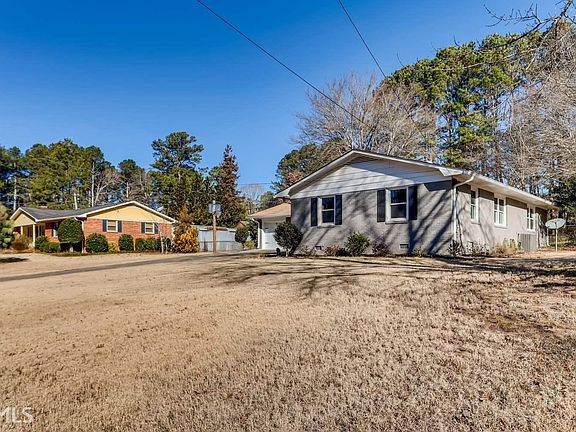 3rd image of 3829 Herren Dr SW