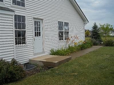 4th image of 327 Eagles Landing Dr