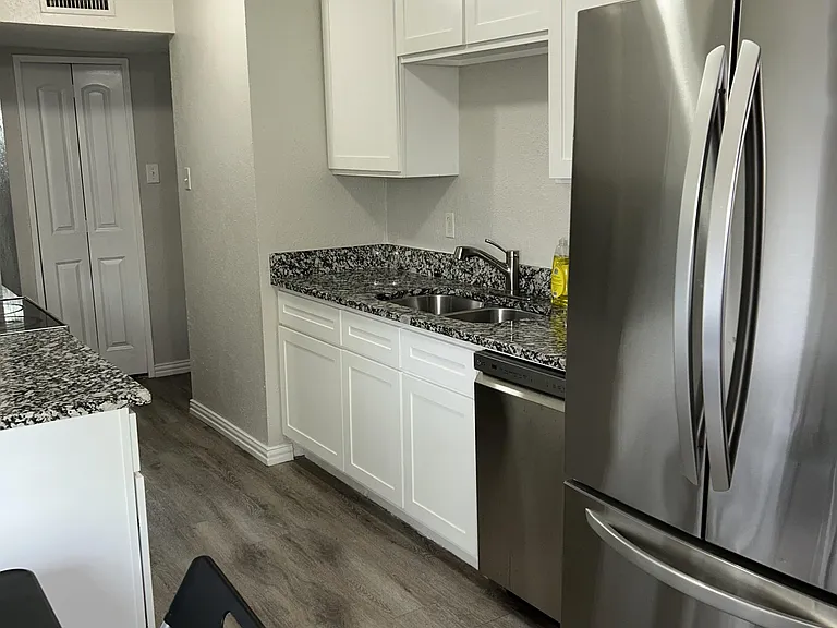 Cloverglen Dr — Photo 6